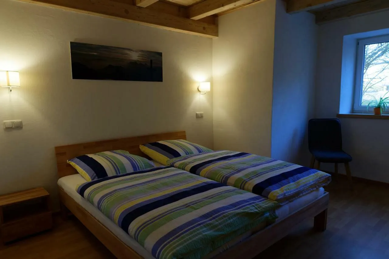 Altes Schulhaus Apartment Pfaffing